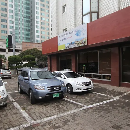 Hotel New World